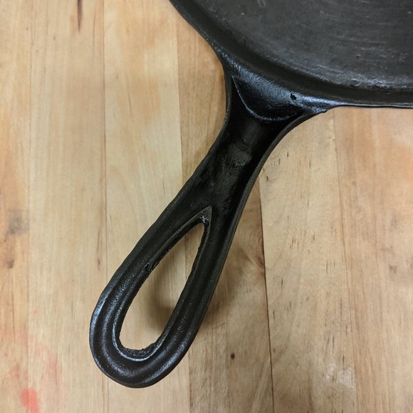 Rare Vintage Gatemarked Cast Iron Griddle - Picture 4 of 9